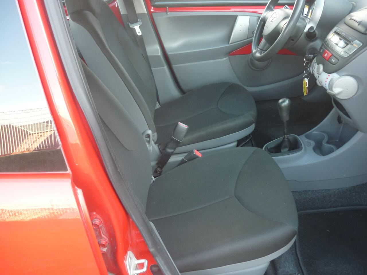 Toyota Aygo 1.0 12V VVT-i 5 porte Now Connect KM 66.800