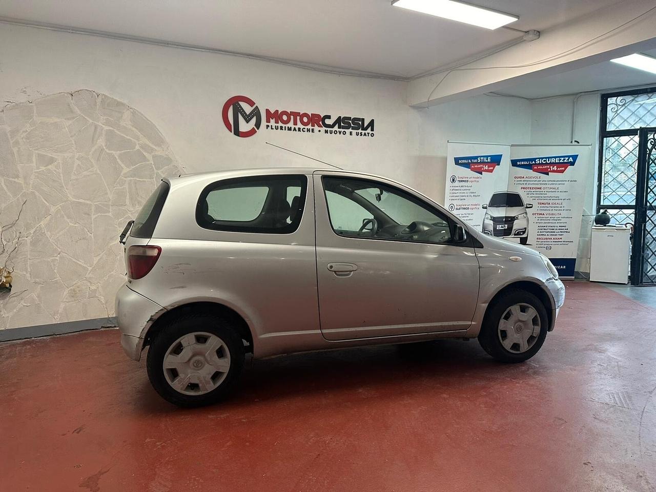 Toyota Yaris 1.0i 16V cat 3 porte Sol