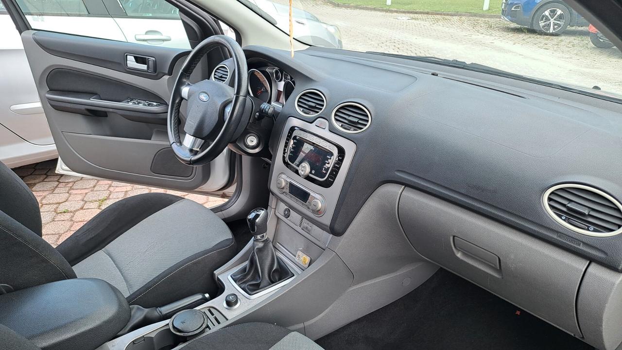 Ford Focus 1.6 (115CV) 5p. Bz.- GPL Ikon