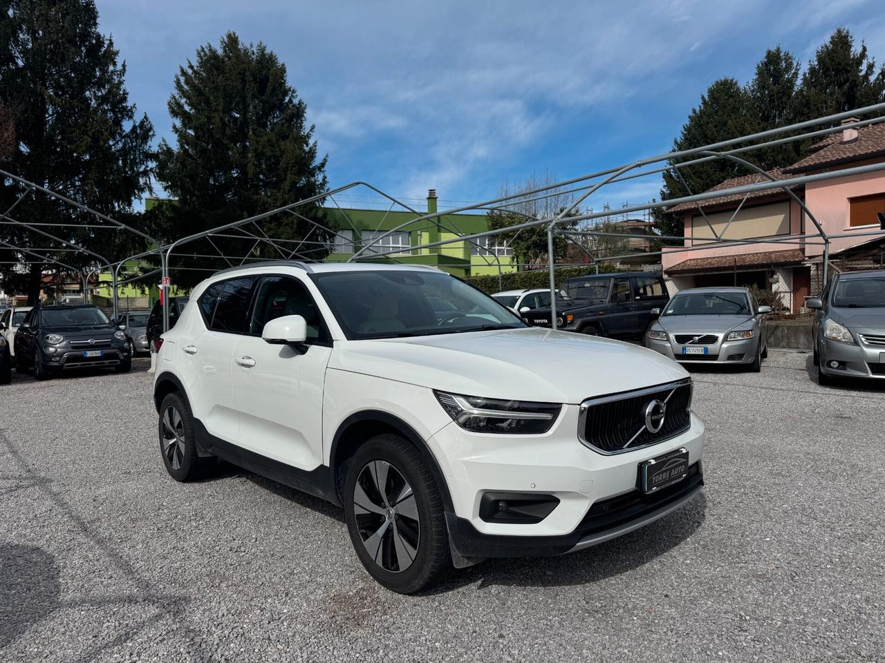 Volvo XC40 T2 Geartronic Momentum Pro