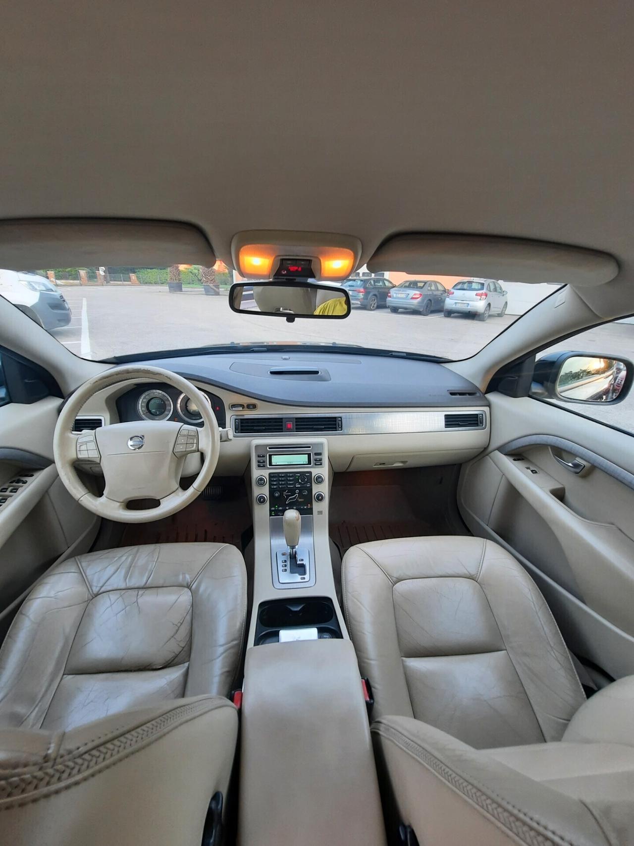 Volvo XC 70 XC70 D5 205CV AWD Geartronic Summum