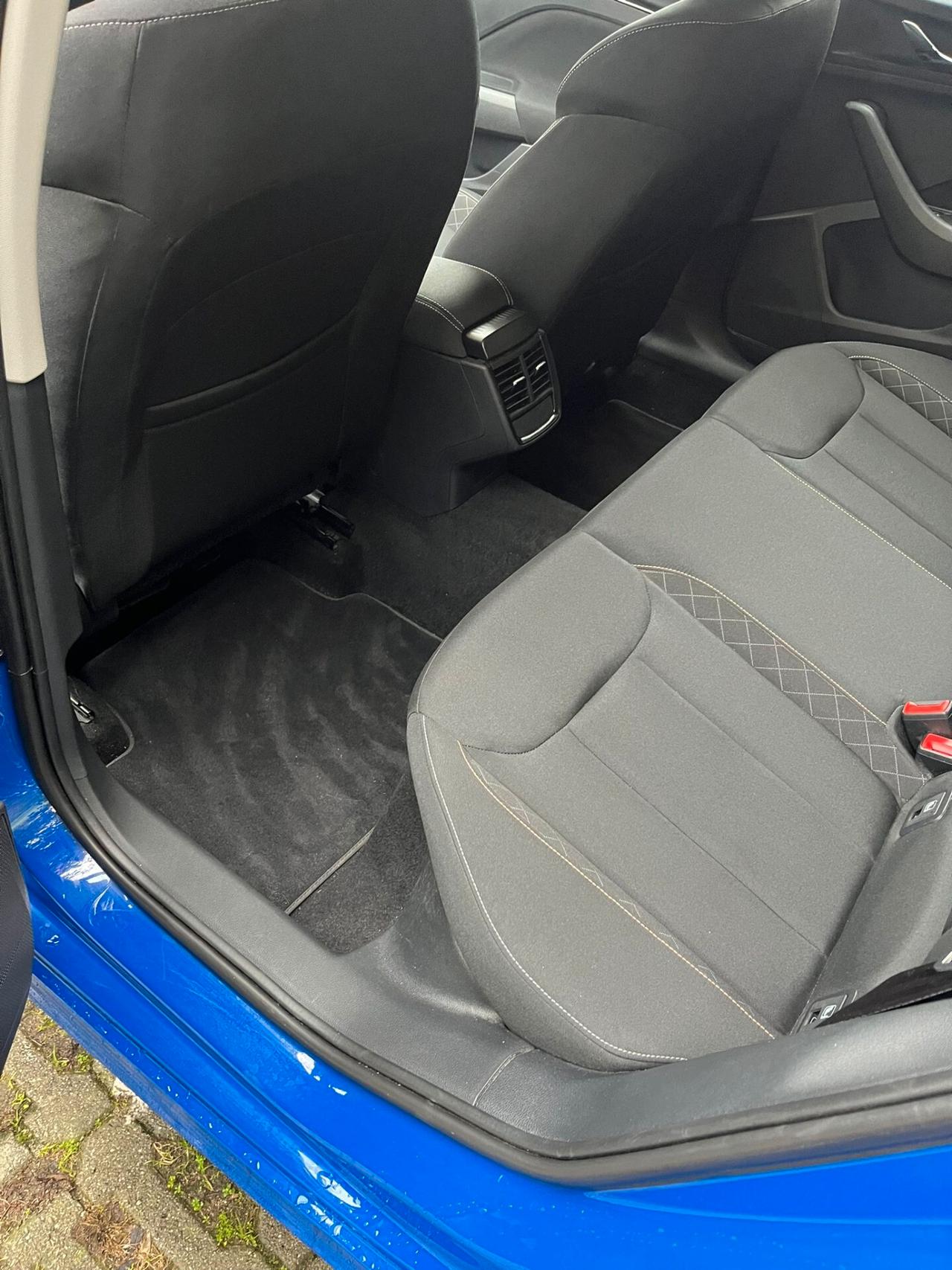 Kamiq 1.0 g-tec Ambition 90cv -- FULL ADAS --