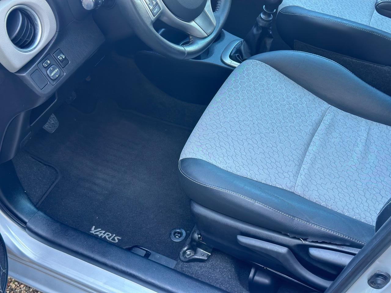 Toyota Yaris 1.4 D-4D 90cv 5p Lounge MY 2013