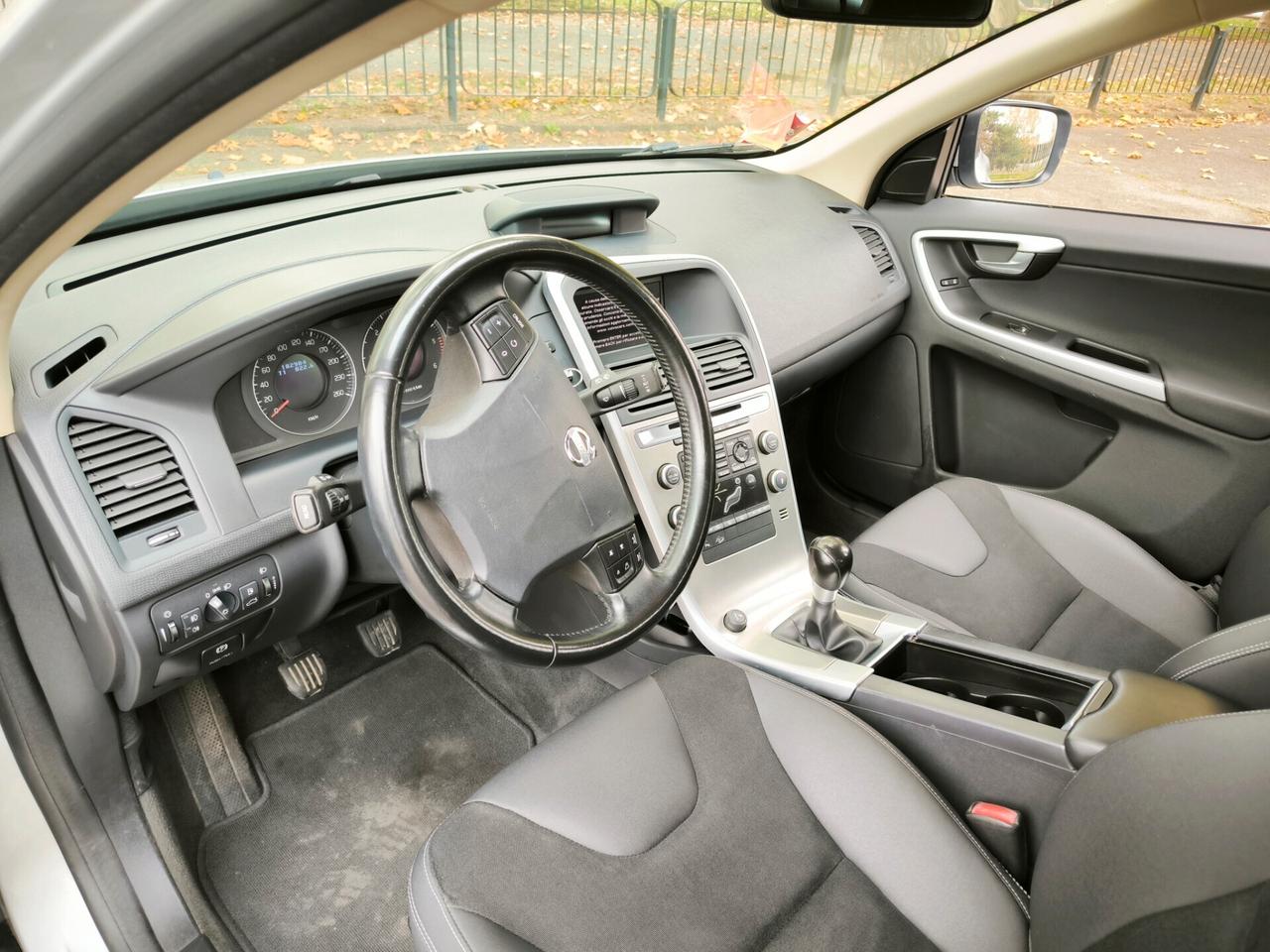 Volvo XC60 2.4 D 163 CV AWD Summum