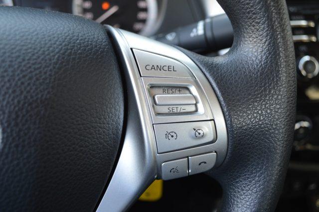 NISSAN Navara 2.3 dCi 4WD King Cab Acenta Autocarro