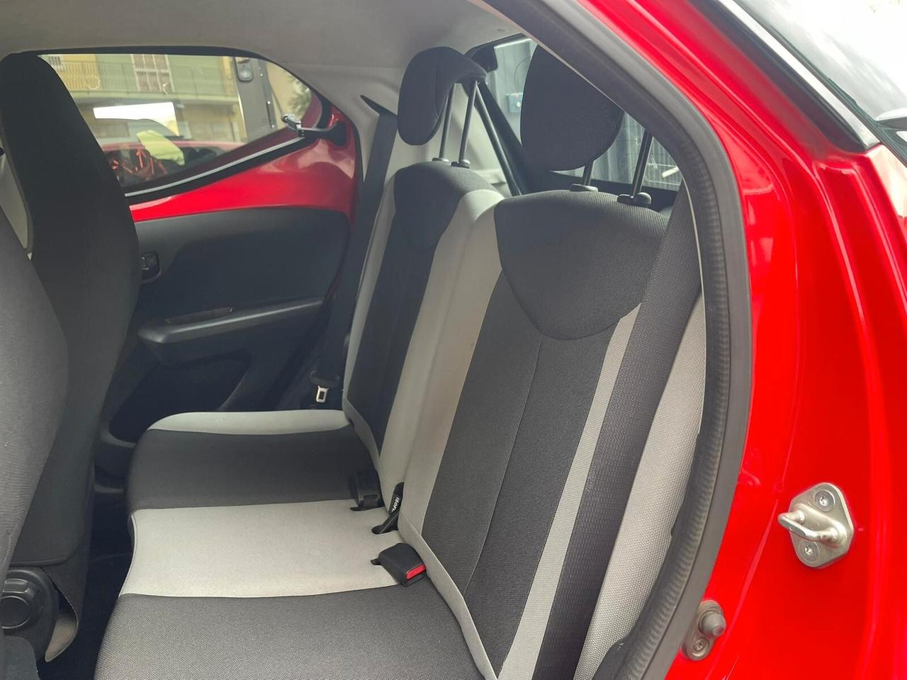 Toyota Aygo 1.0 VVT-i 69 CV 5 porte x-cool