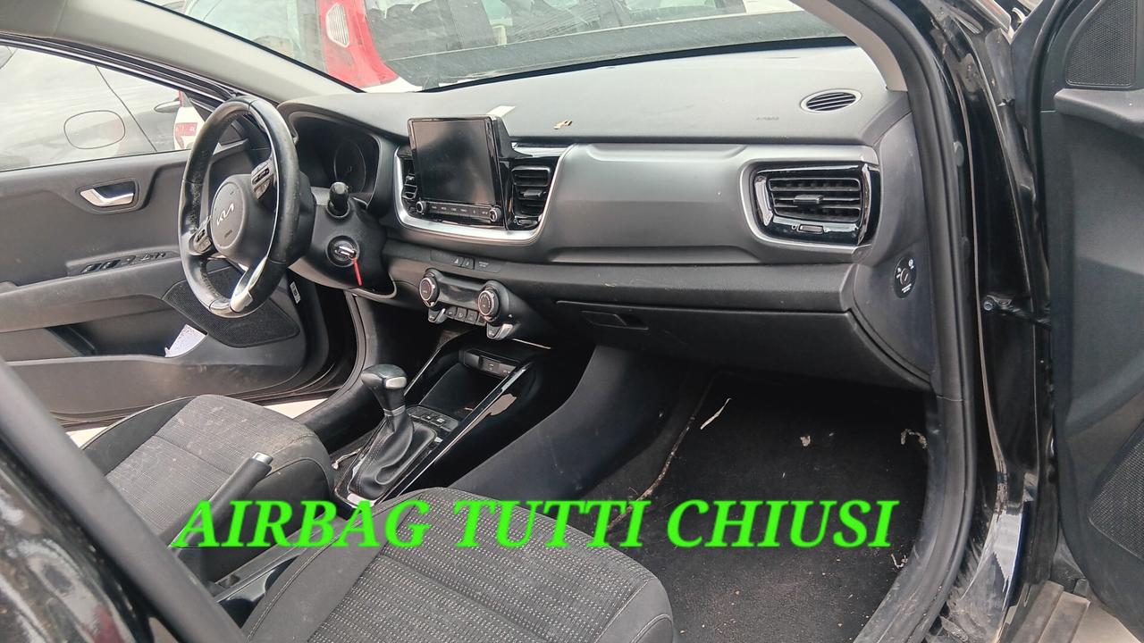 Kia Stonic GT Line incidentata sinistrata mondialcars 023