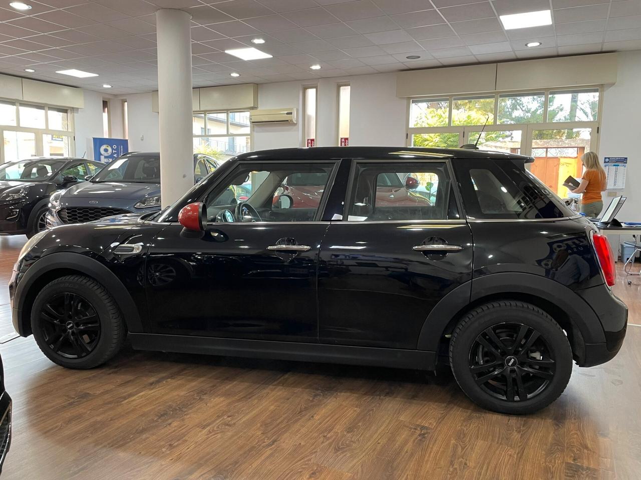 MINI 1.5 COOPER D 5Porte Automatica - 2015