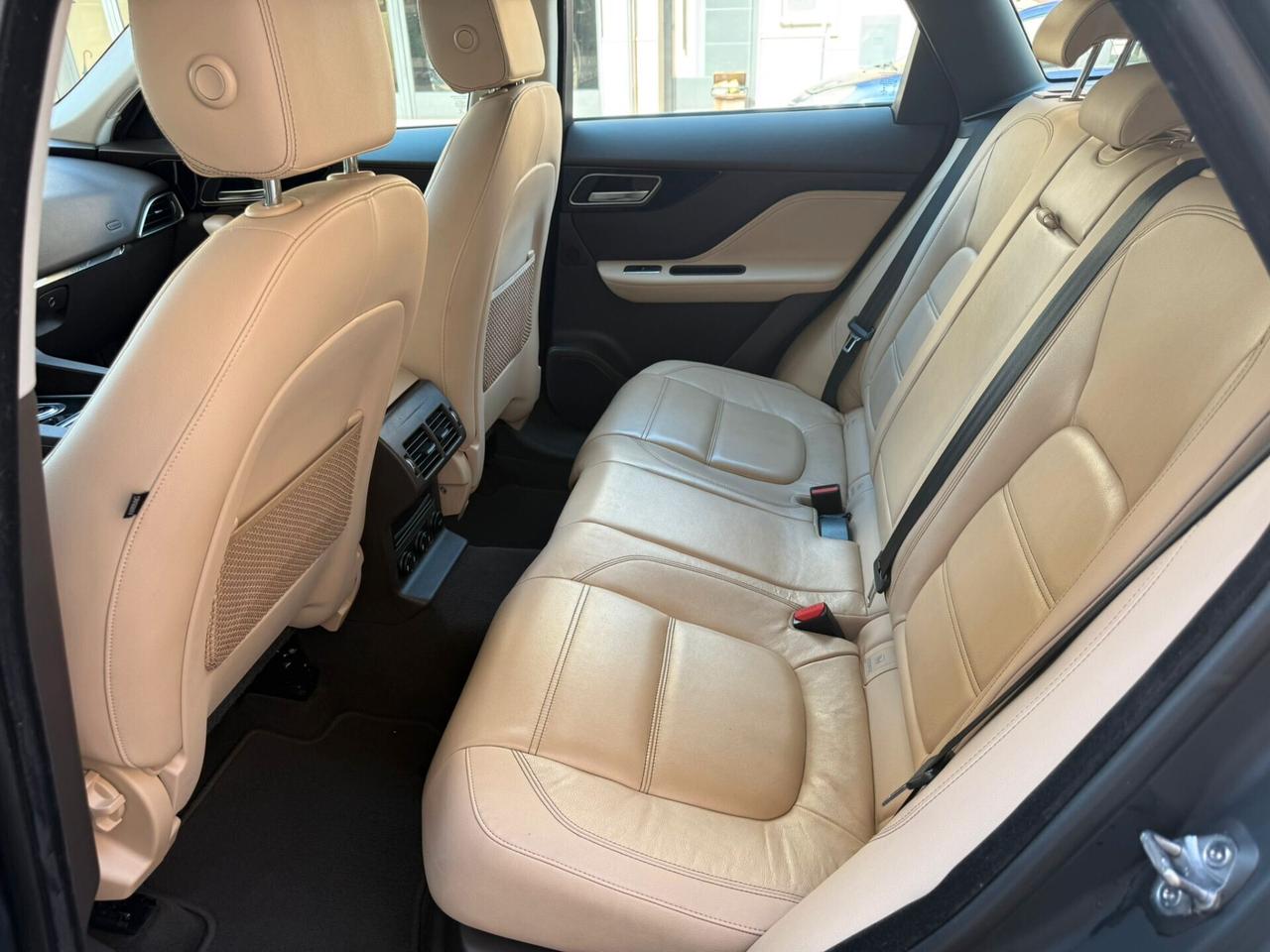 Jaguar F-Pace 2.0 D 180 CV Prestige