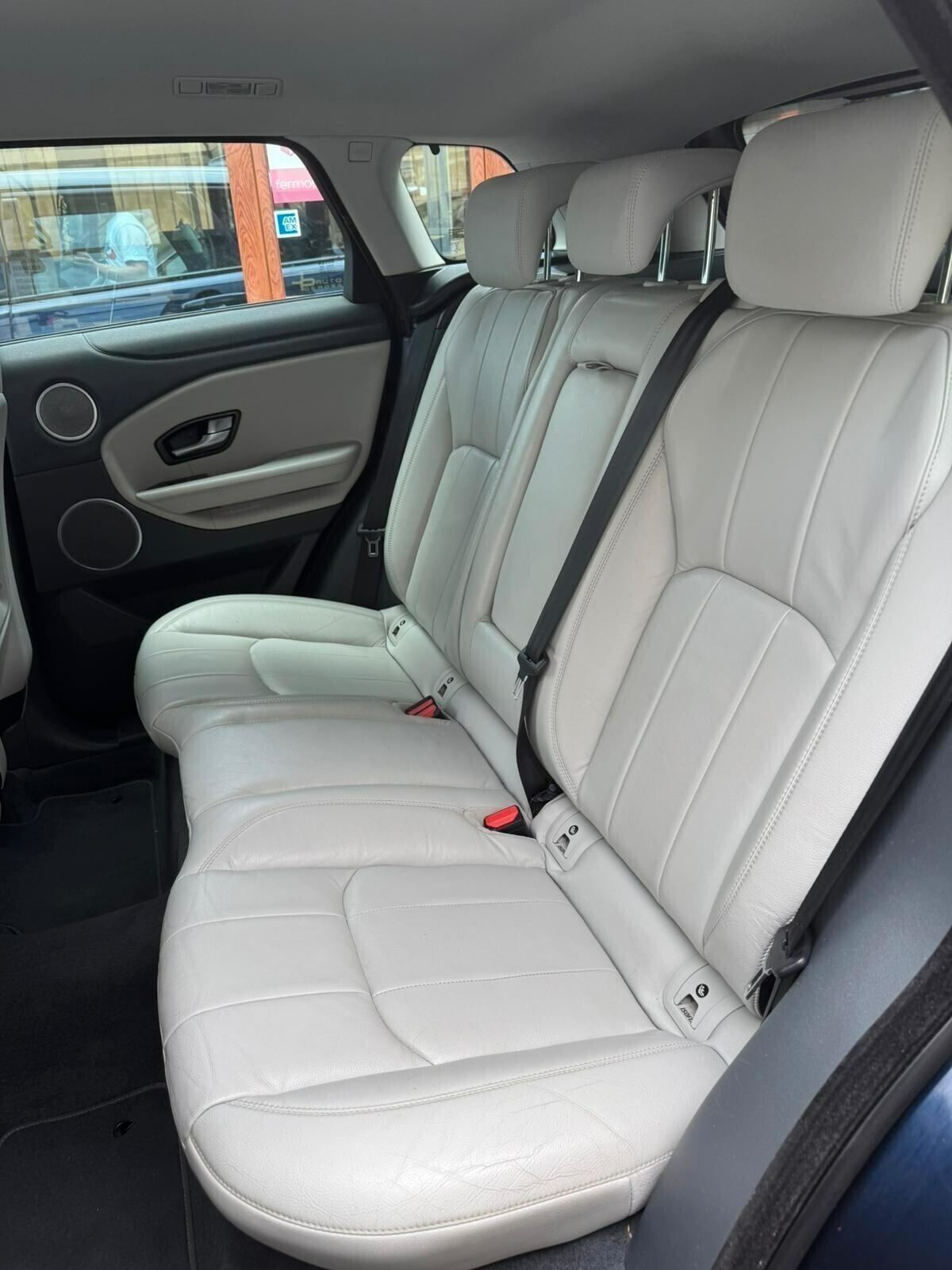 Land Rover Range Evoque 2.0 eD4 5p. Business Edition Premium Pure