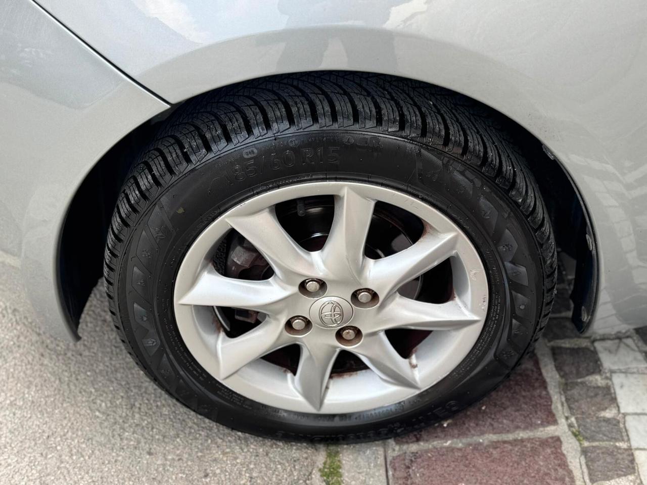 Toyota Yaris 1.4D Navi 5 porte