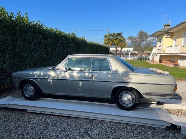 Mercedes-Benz 250 coupe da facile restauro book service disponibe