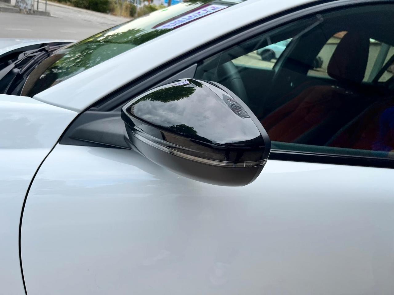 Lancia Ypsilon Hybrid e-DCT Edizione Cassina