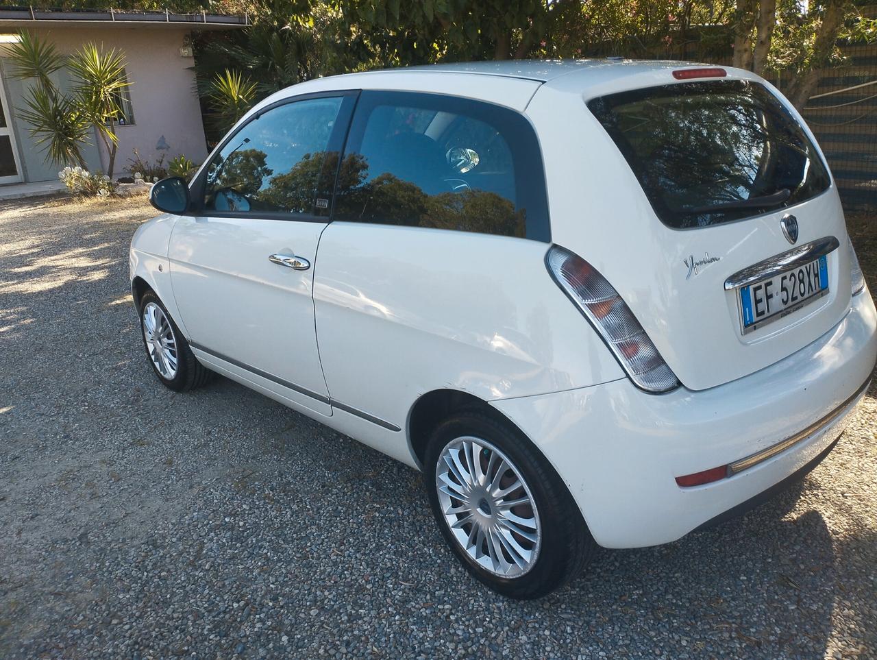 Lancia Ypsilon 1.2 69 CV Diva