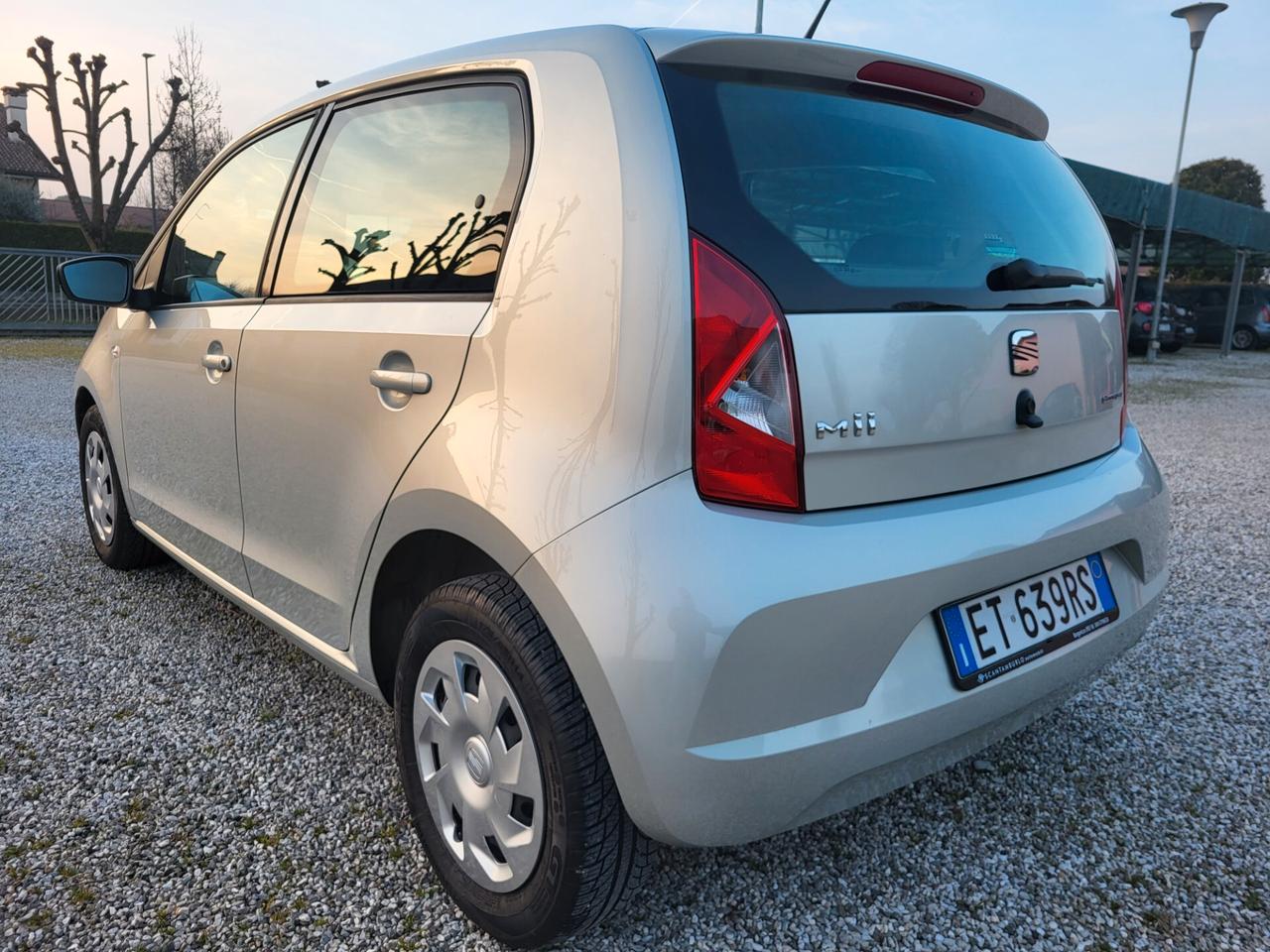 Seat Mii 1.0 68 CV 5 porte Chic Ecofuel