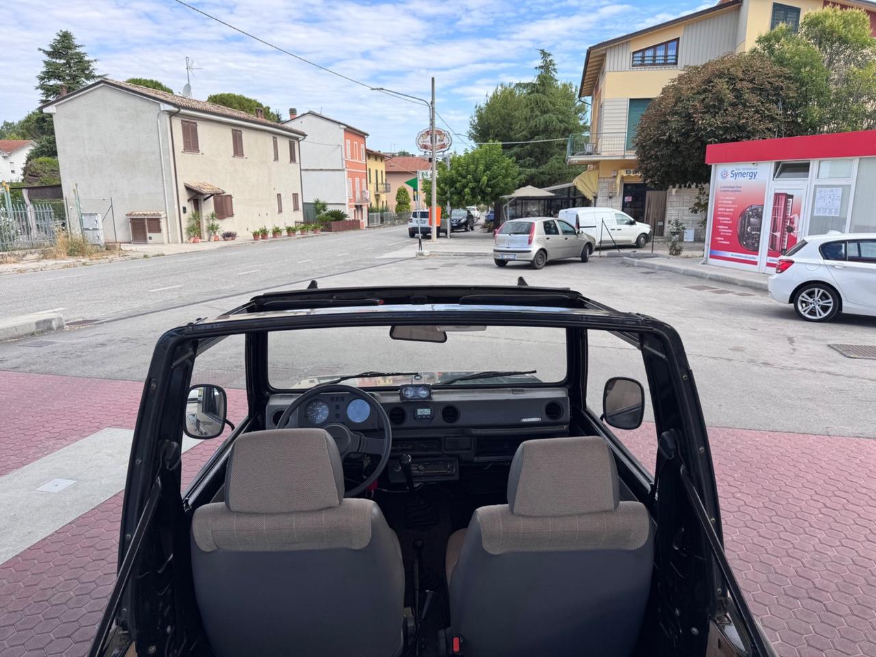 Suzuki Santana SJ 410 SJ413 Cabriolet De Luxe
