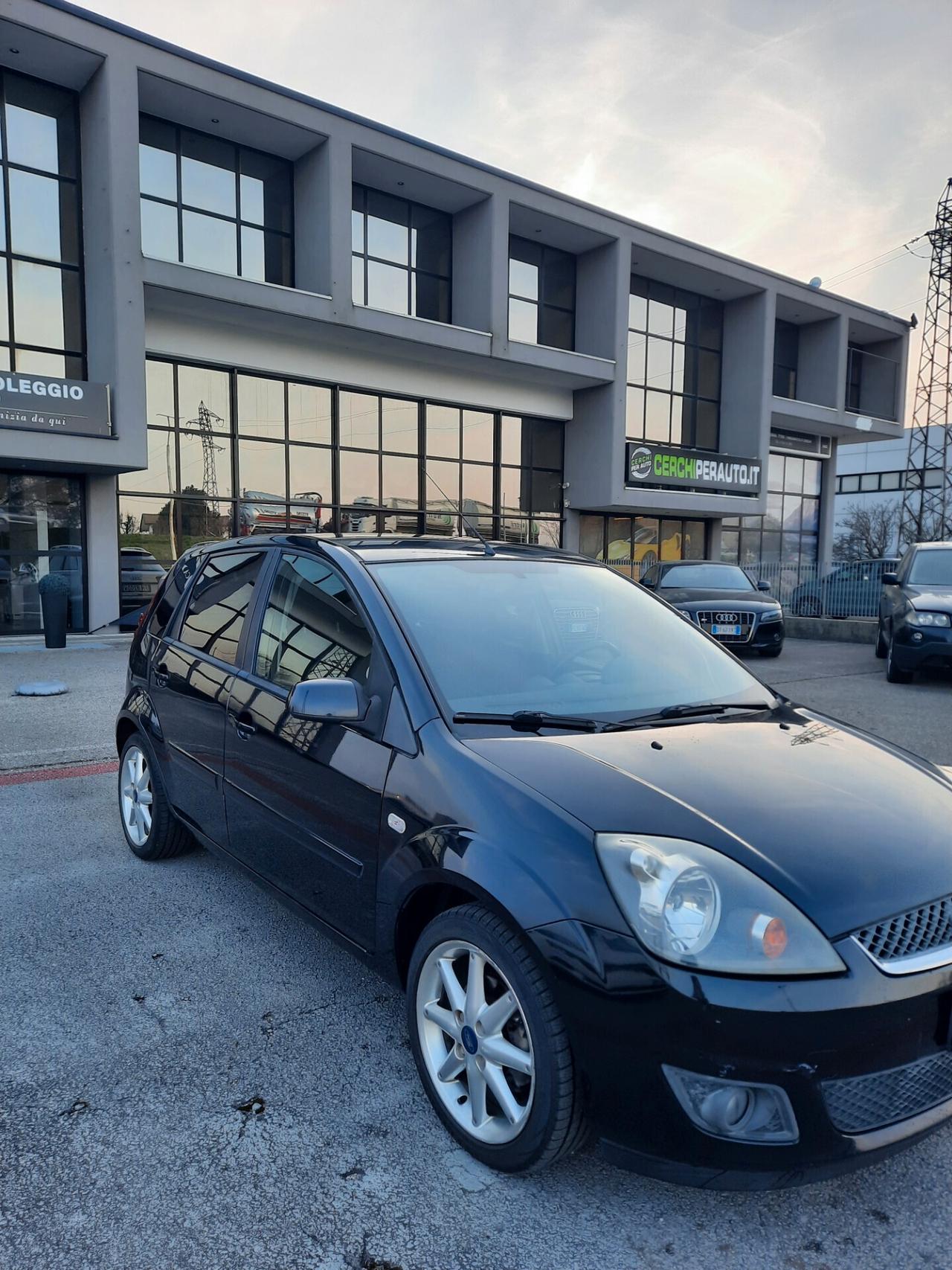 Ford Fiesta 1.4 TDCi 5p. Ghia UNICO.PRO