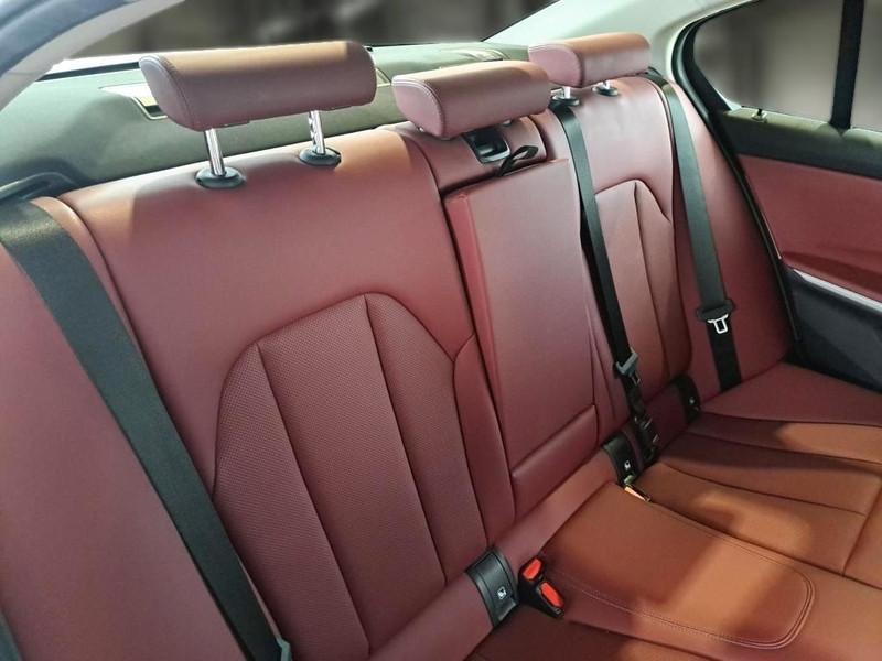 BMW 316 48V AUTO 4 PORTE BERLINA