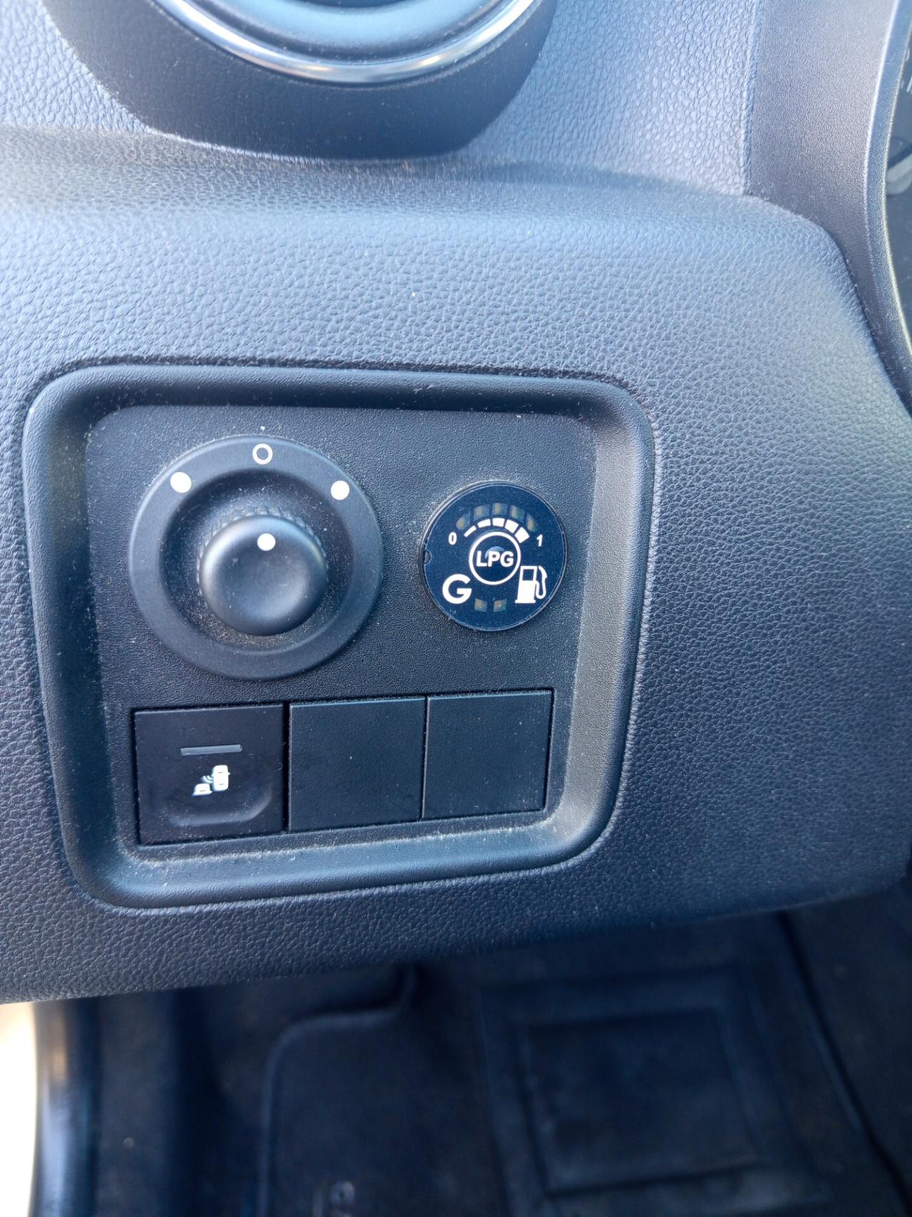 Dacia Duster 1.6 SCe GPL 4x2 Techroad