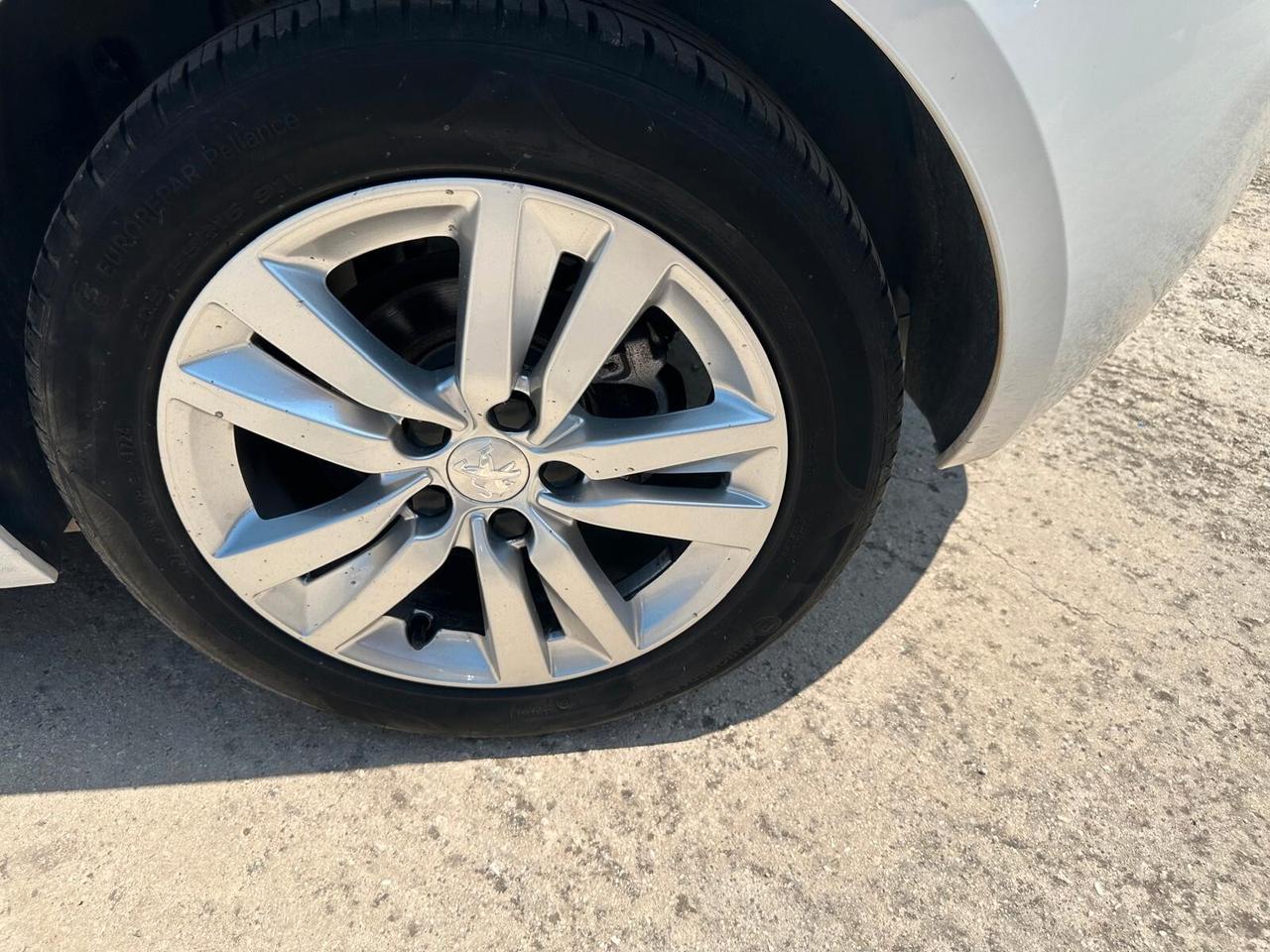 Peugeot 308 BlueHDi 100 S&S Active