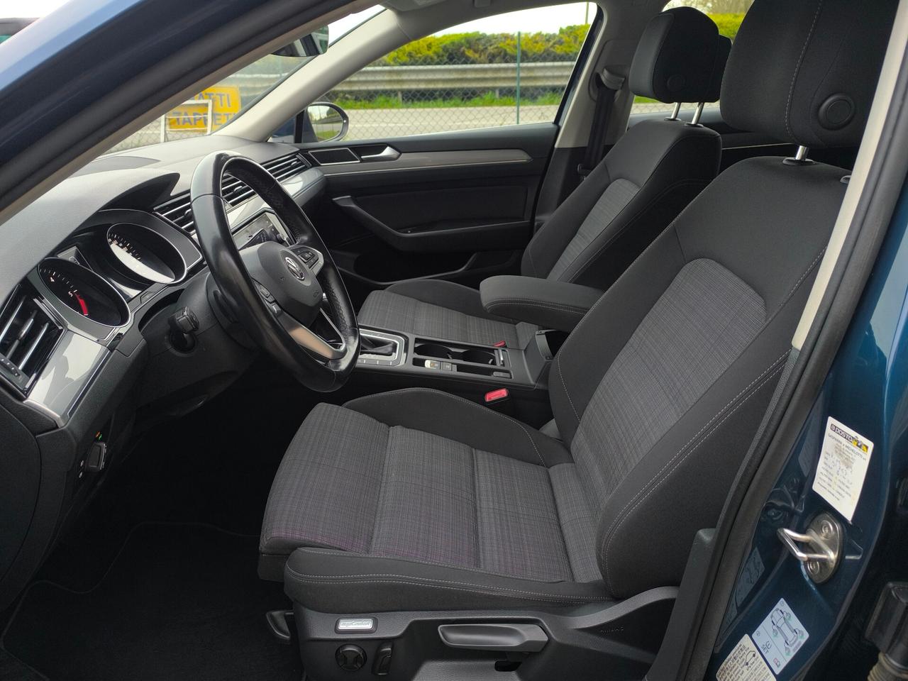 Volkswagen Passat Variant 1.6 TDI SCR DSG Business BMT