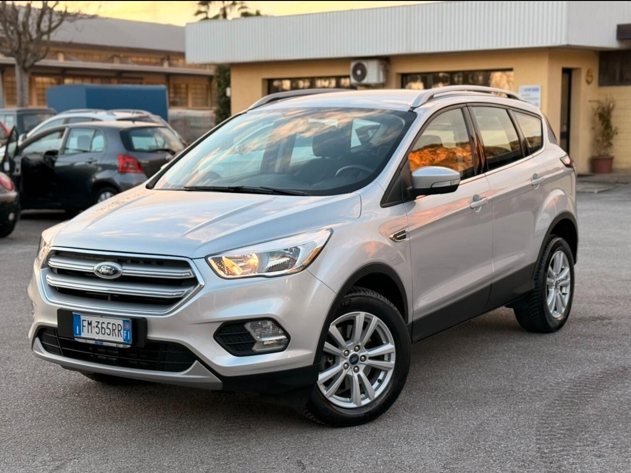 Ford Kuga 1.5 TDCI 120 CV S&S 2WD ST-Line Business