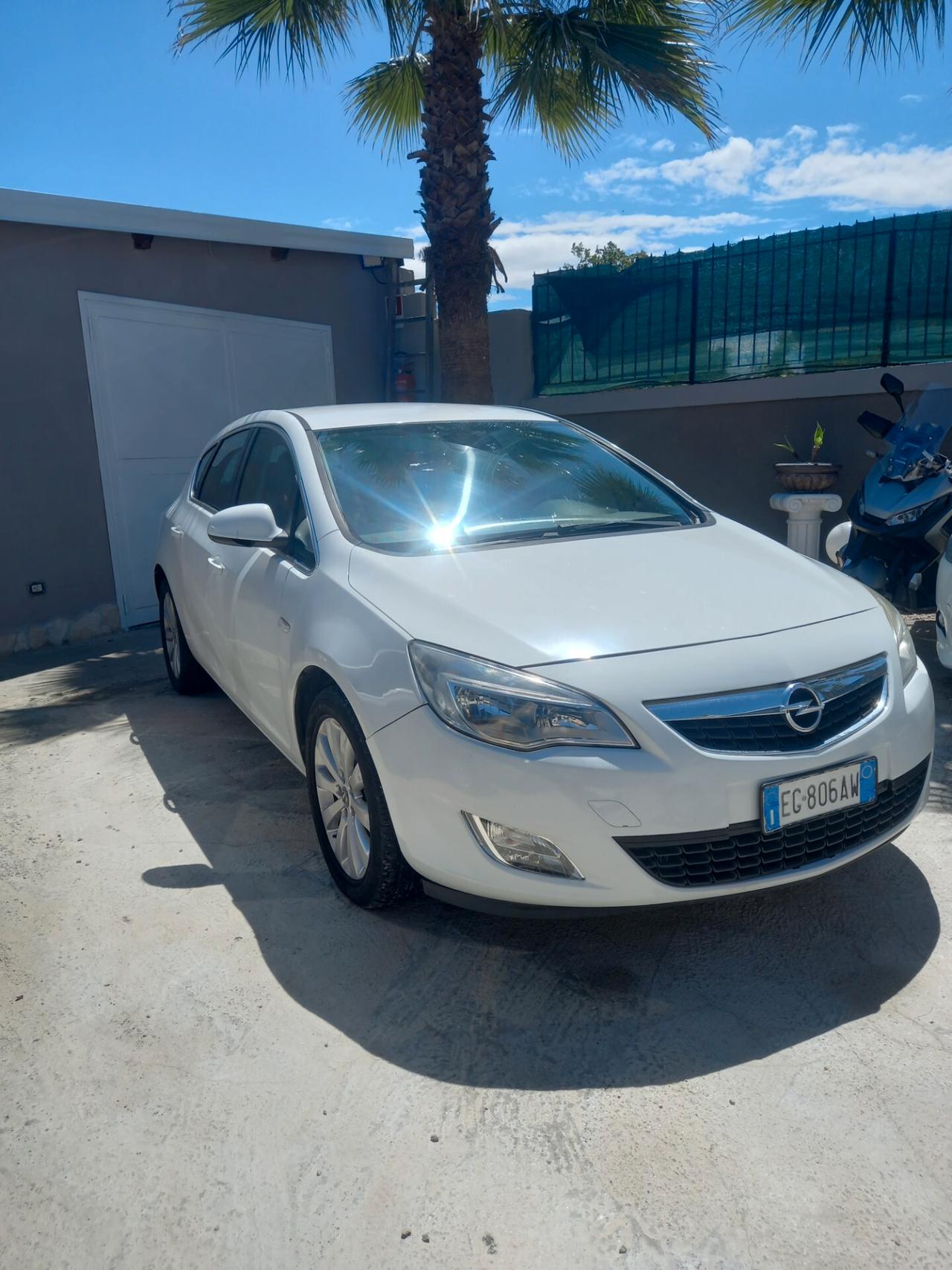 Opel Astra 1.7 CDTI 110CV 5 porte Cosmo NUOVISSIMA