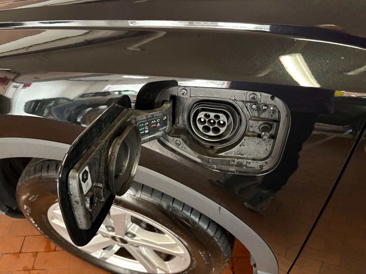 Audi Q3 45 TFSI e S tronic Business