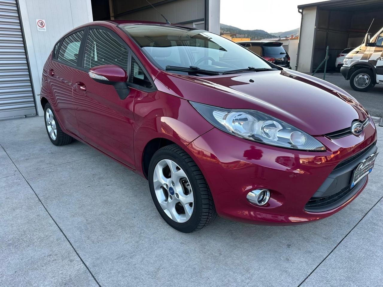 Ford Fiesta 1.4 TDCi 70CV 5 porte Titanium