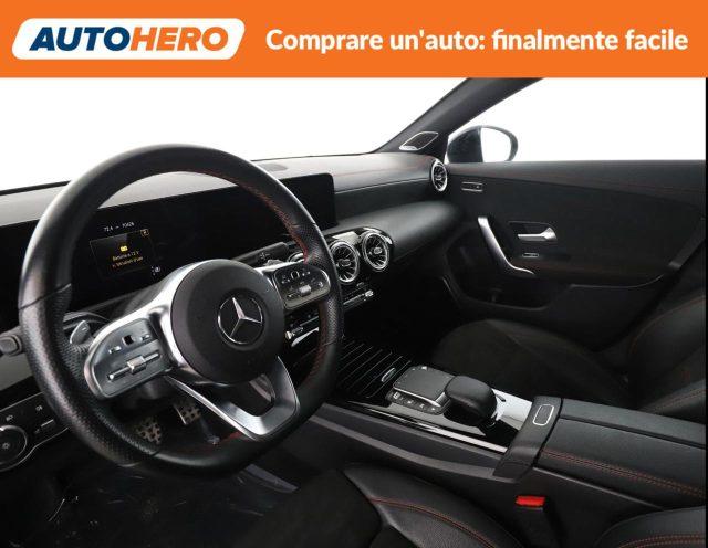 MERCEDES-BENZ CLA 200 Automatic Premium