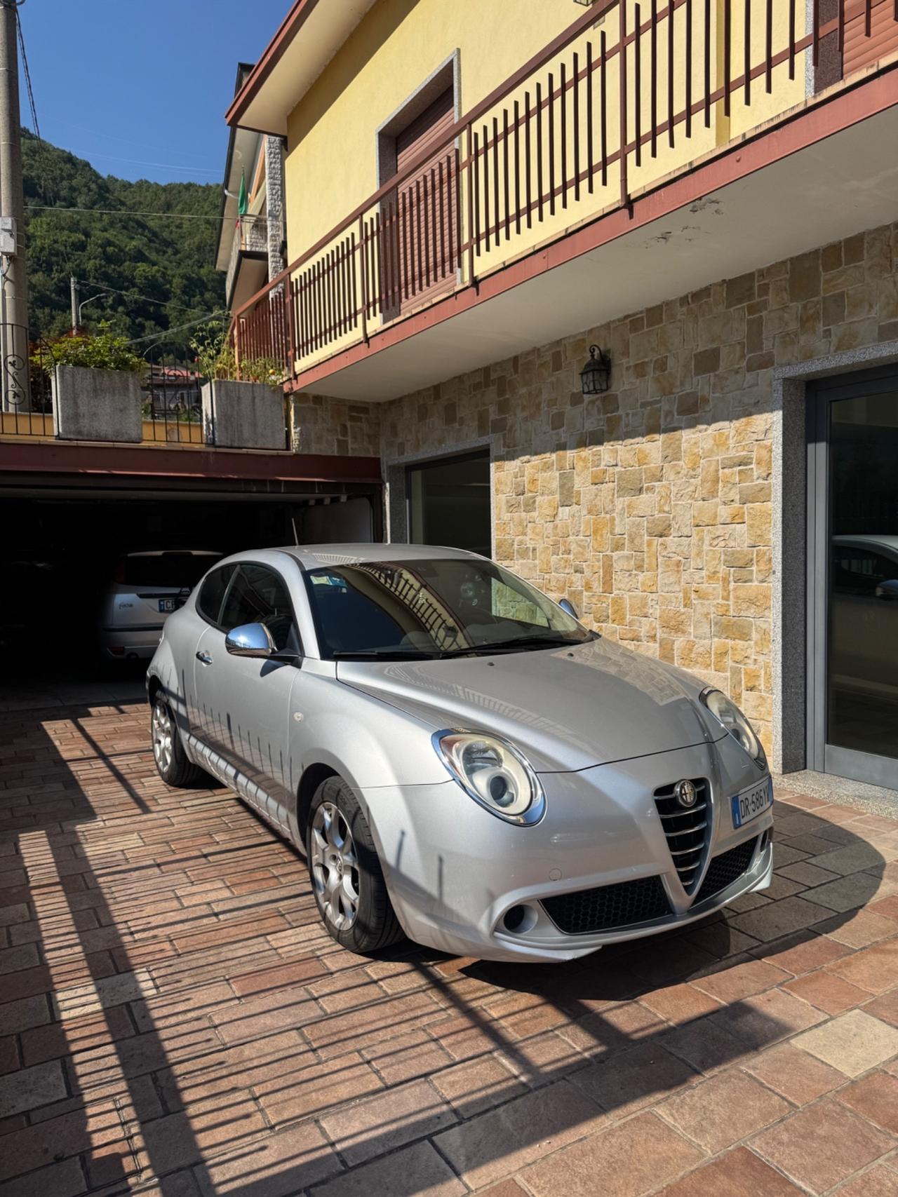 Alfa Romeo MiTo 1.6 JTDm 16V Distinctive Sport Pack