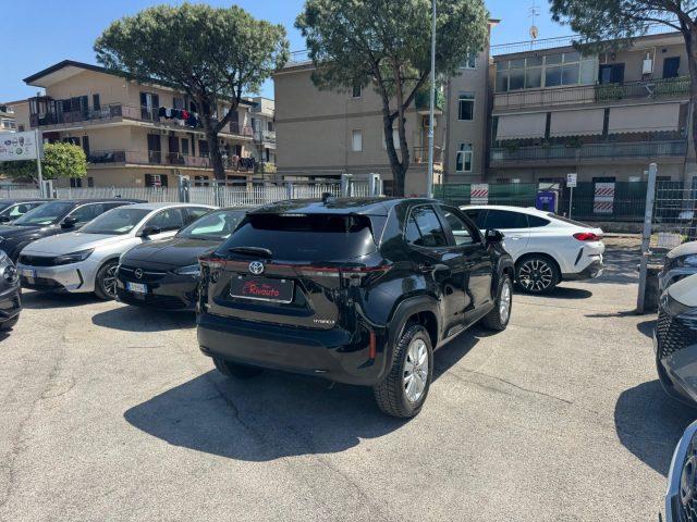 TOYOTA Yaris Cross 1.5 Hybrid 5p. E-CVT Business