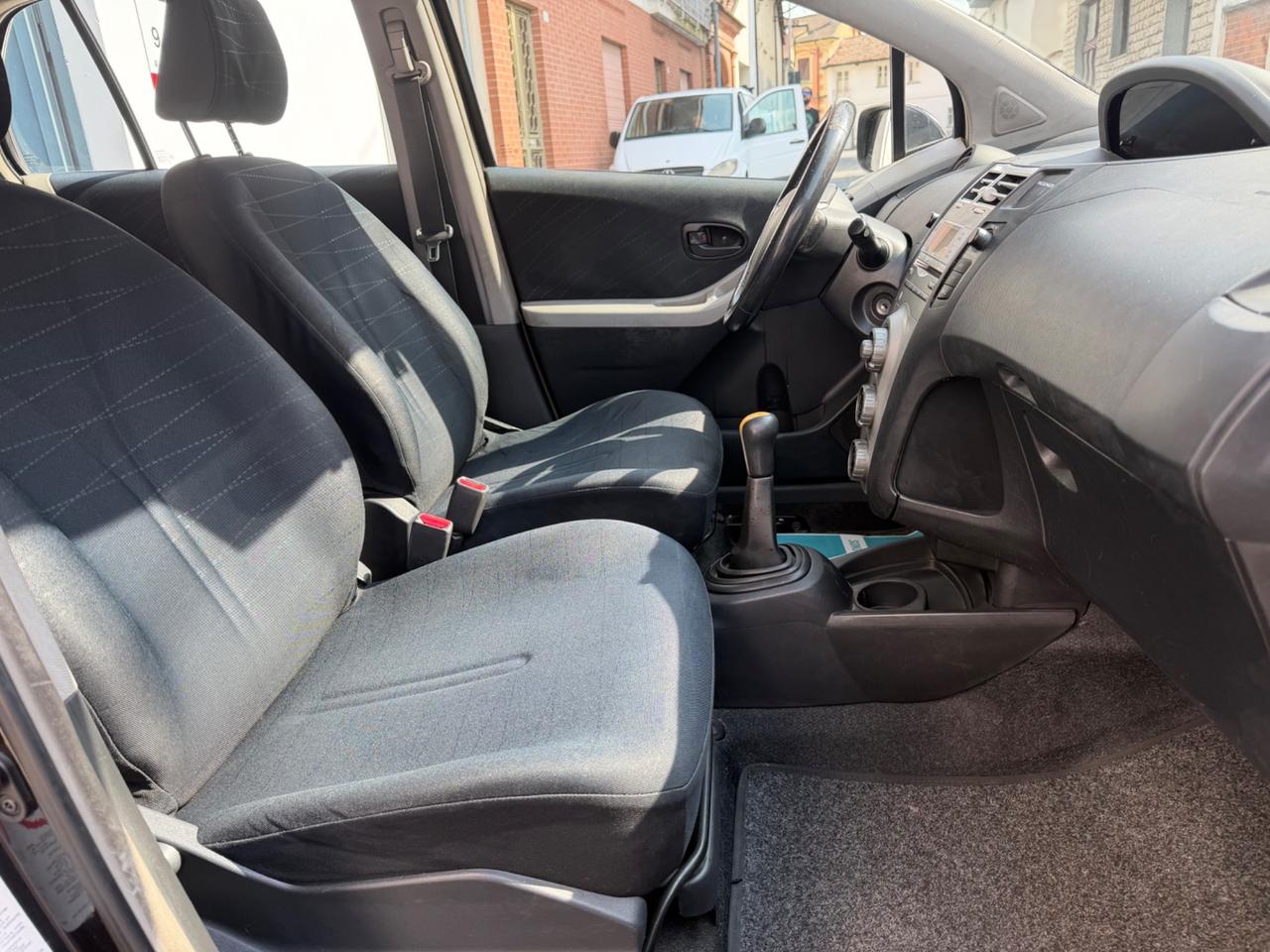 Toyota Yaris 1.0 5 porte