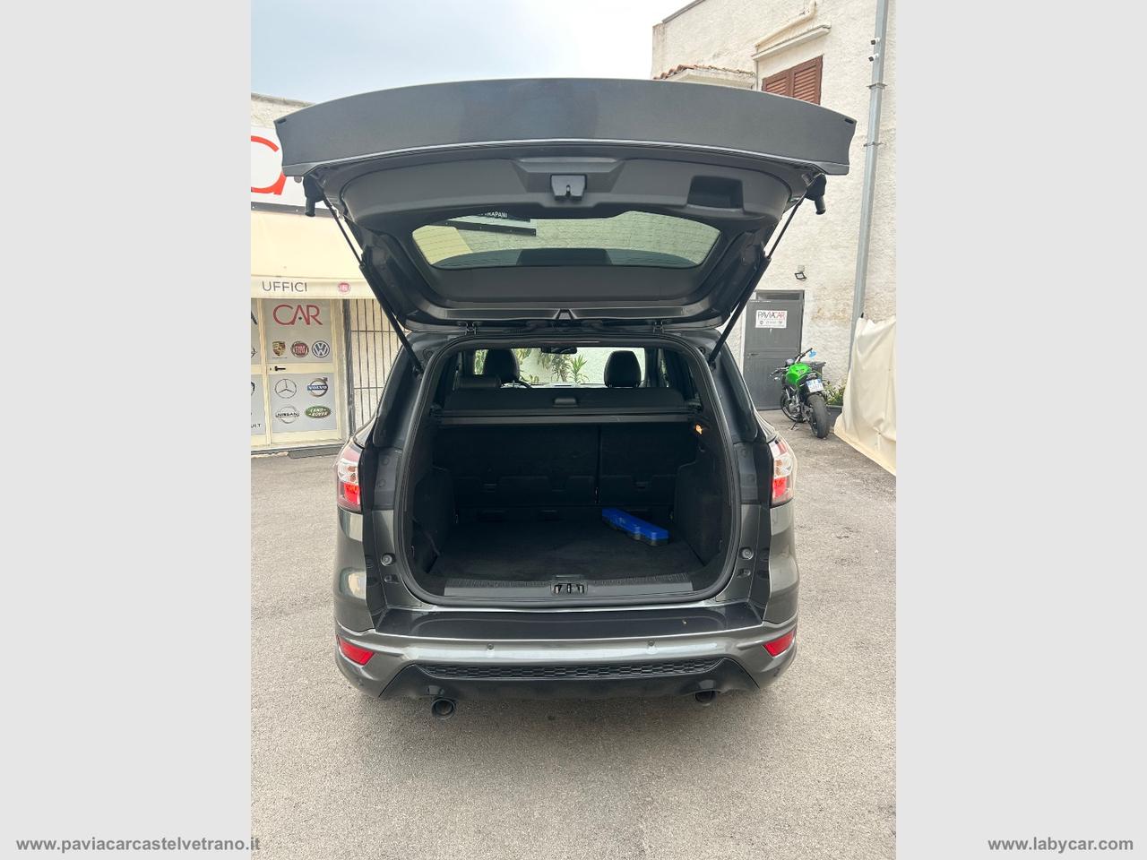 FORD Kuga 2.0 TDCI 150CV S&S 2WD ST-Line Bus.