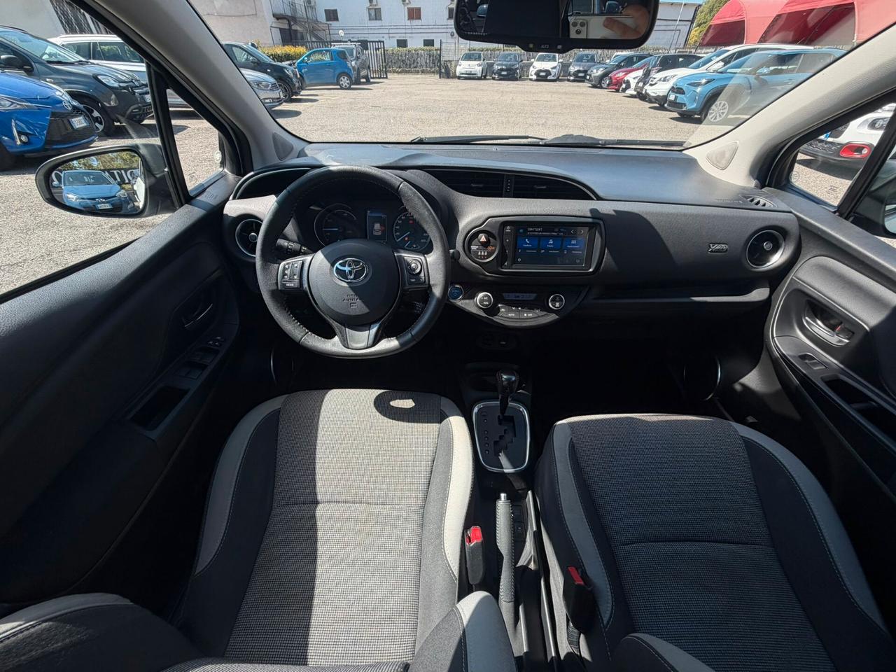 Toyota Yaris 1.5 Hybrid 5 porte Y20 Bitone