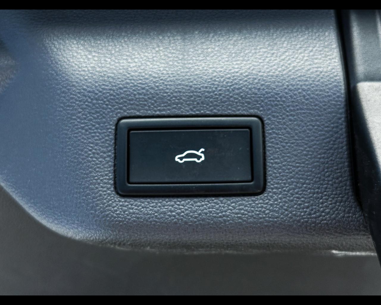 VOLKSWAGEN Multivan 7ª '21-> - Multivan 2.0 TDI 150CV DSG Space