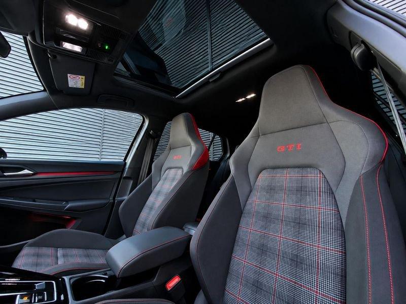 Volkswagen Golf GTI VIII 2.0 TSI GTI DSG 245 CV