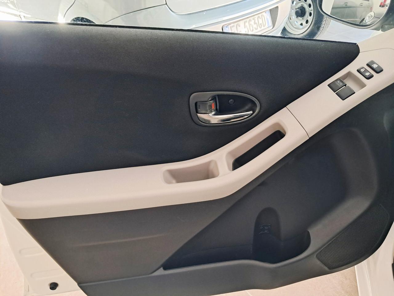 Toyota Yaris 1.3 5 porte