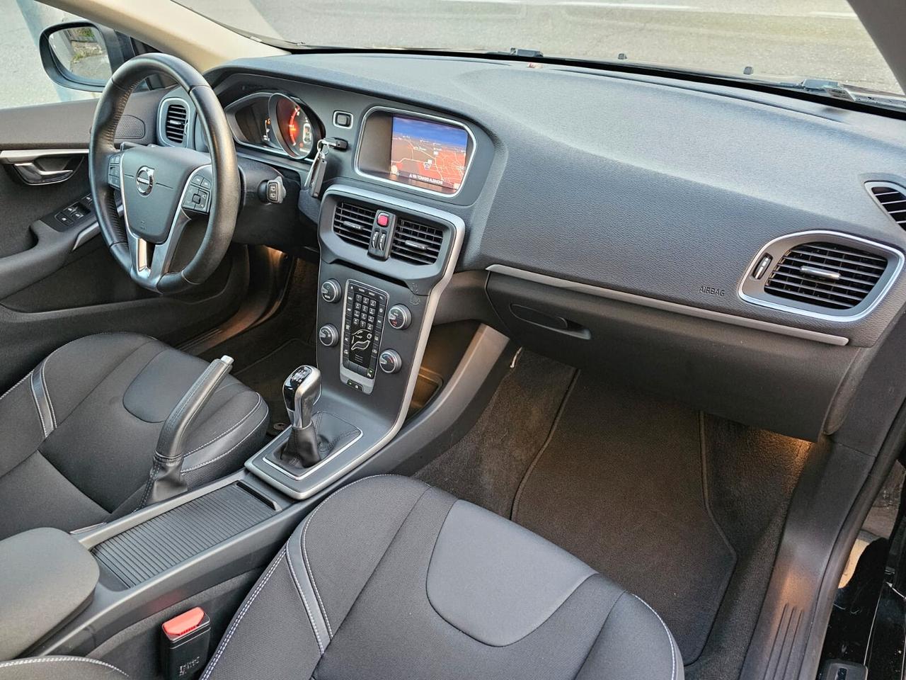 Volvo V40 2.0 D2 120cv Business Plus*Navi*Led*Pdc*Euro6*