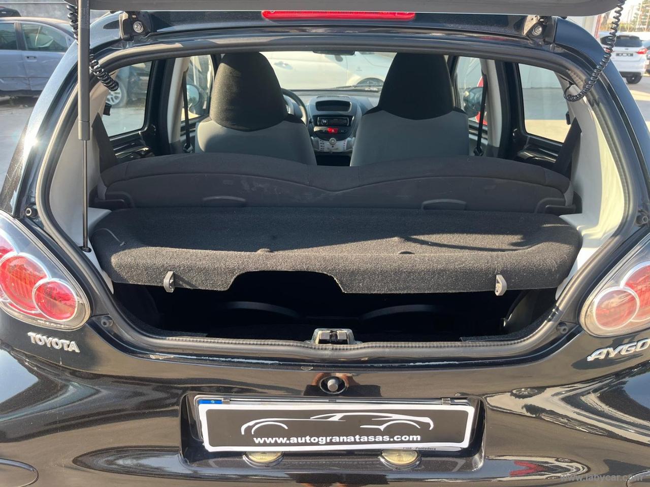 TOYOTA Aygo 1.0 VVT-i 5p. Sol PER NEOPATENTATI