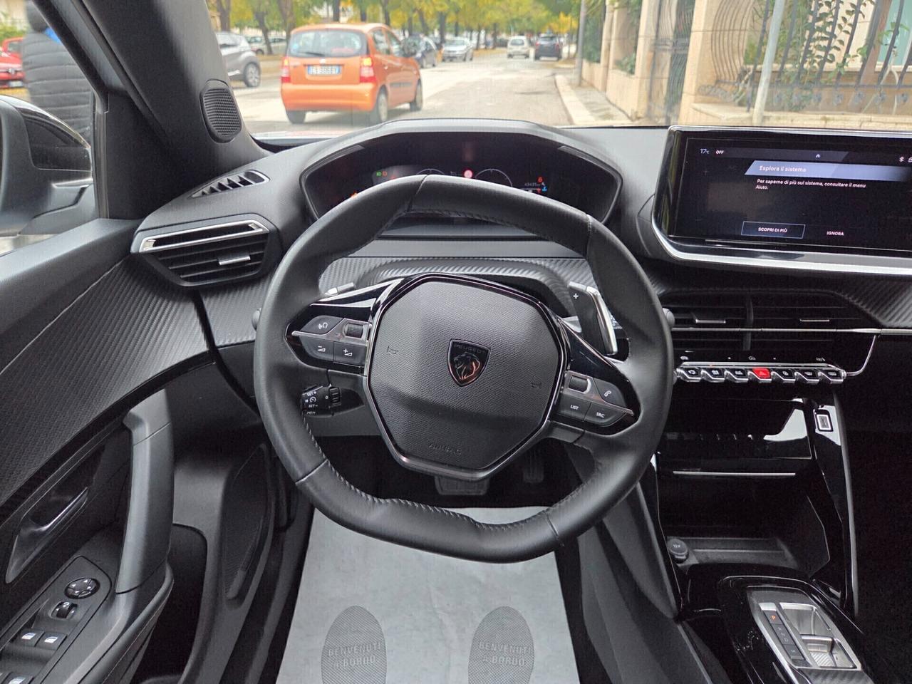 PEUGEOT 2008 ALLURE 130 EAT8 1/2024 RESTYLING