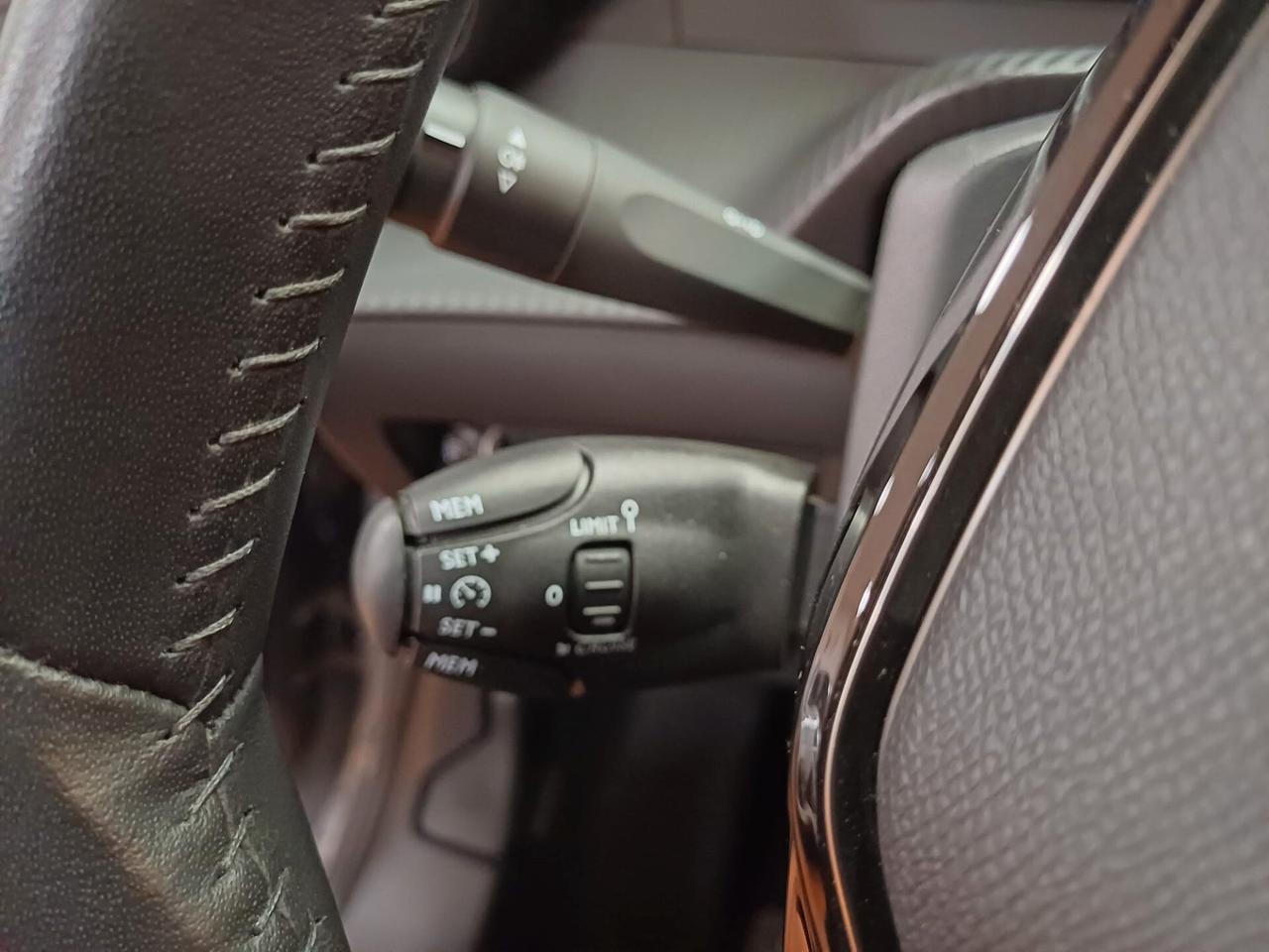 Peugeot 208 PureTech 100 Stop&Start 5 porte Allure