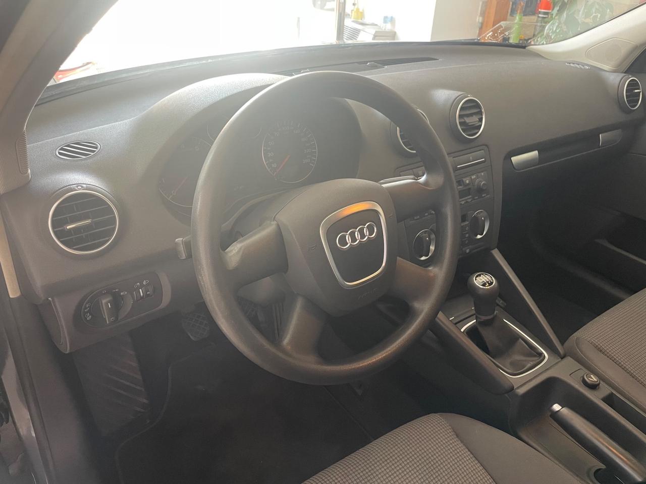 AUDI A3 SPB 1.6 FSI ATTRACTION "MANIACALE"