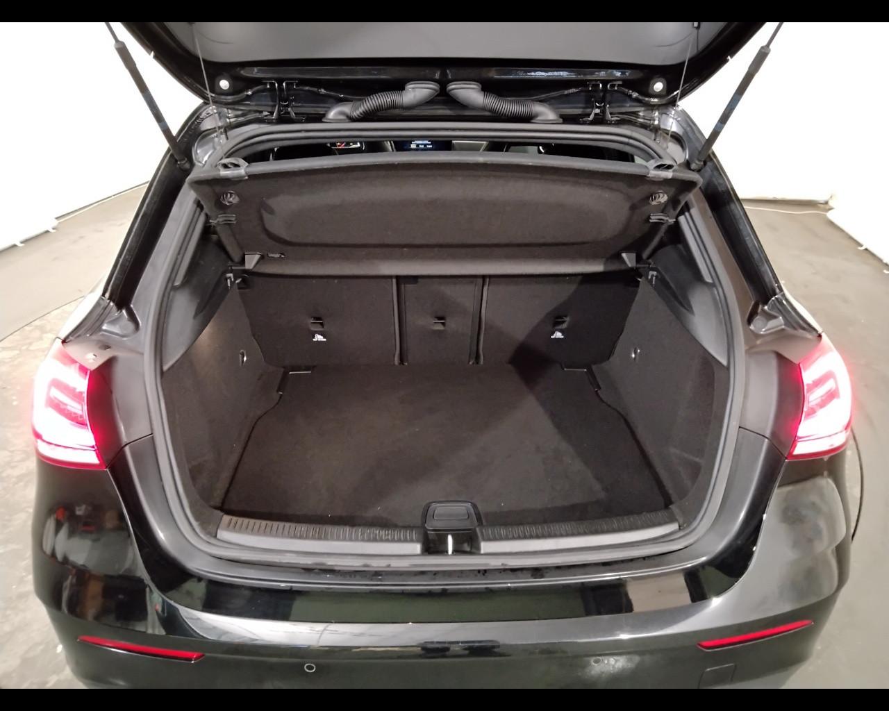 Mercedes-Benz Classe A - W177 2018 - A 180 d Premium auto