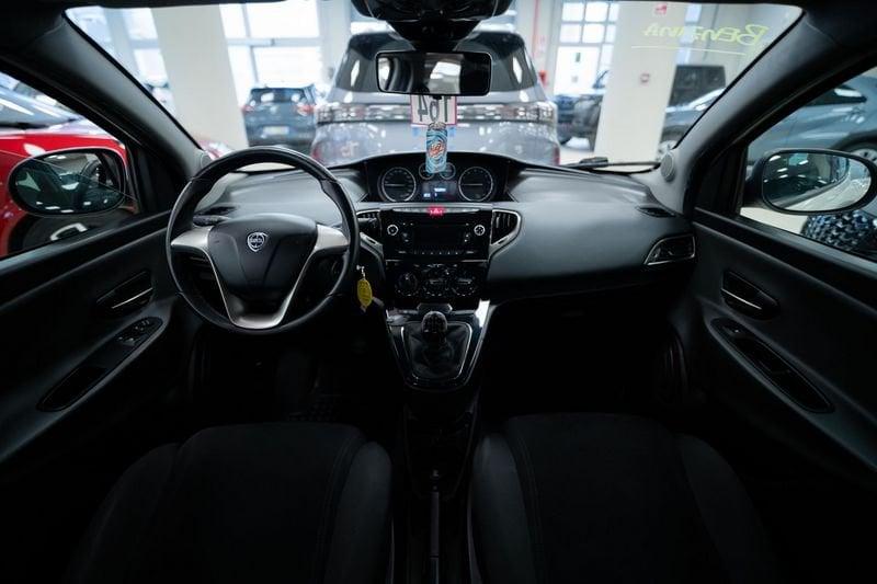 Lancia Ypsilon 1.2 8v Silver s&s 69cv E6