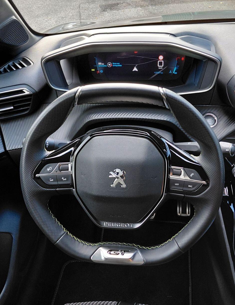 Peugeot 208 PureTech 100cv GT