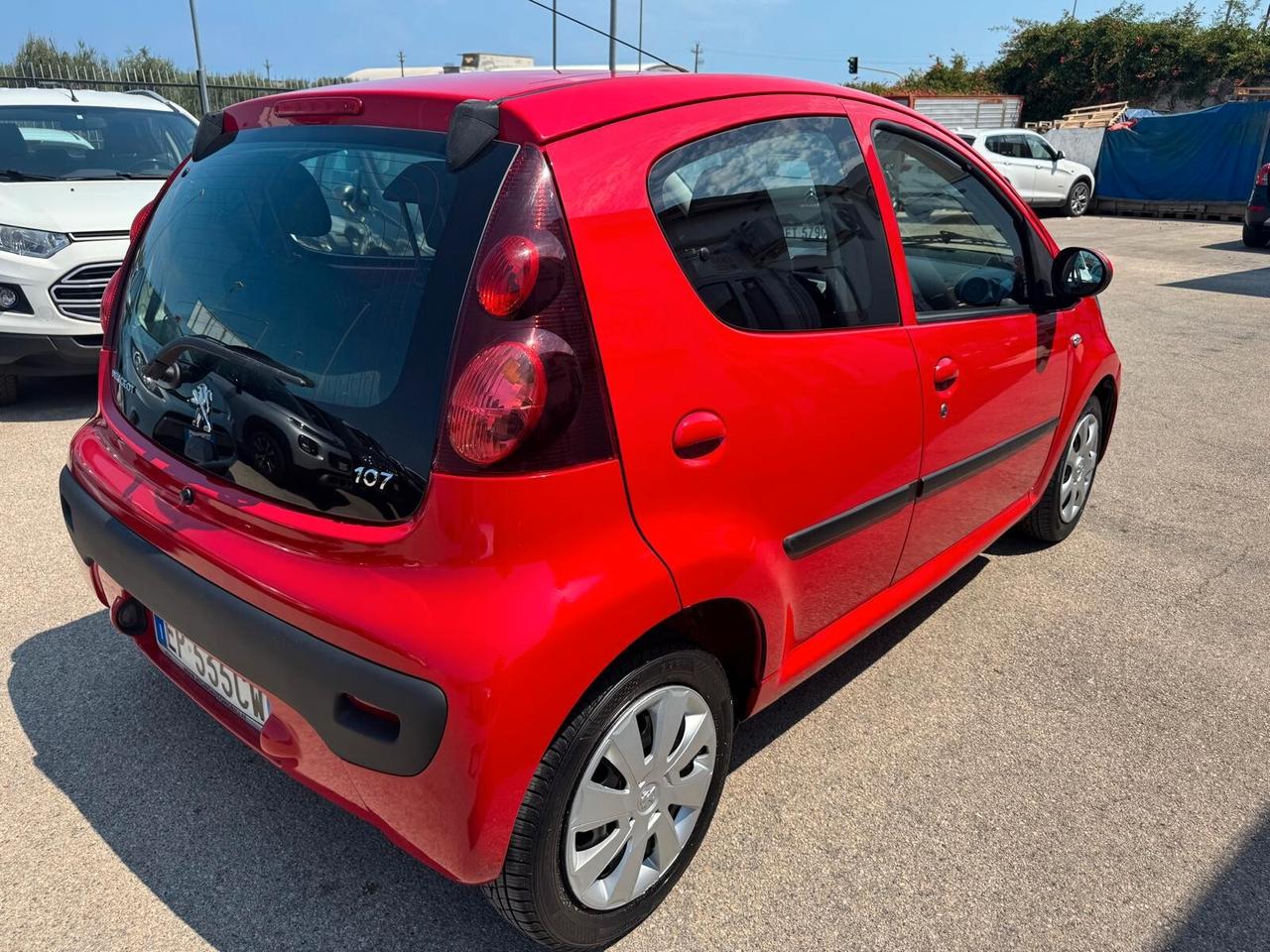 Peugeot 107 1.0 5p. Superga 60000 km!!!