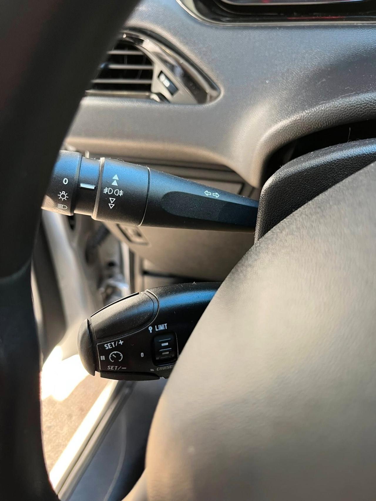 Peugeot 208 PureTech 82 5 porte Active