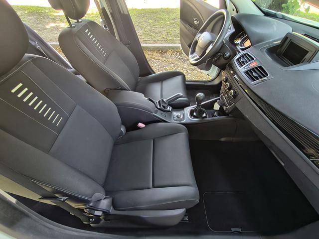 RENAULT Megane Mégane 1.6 16V SporTour Attractive