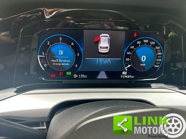 VOLKSWAGEN Golf 8 LIFE